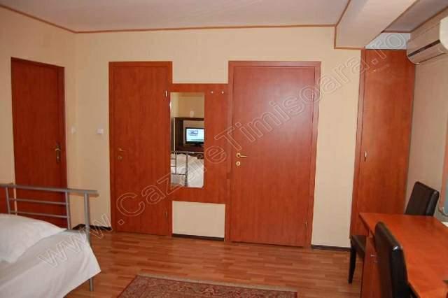 Cazare in Timisoara - PENSIUNEA IVU &  RAUL - Giroc (2 Km De Timisoara)